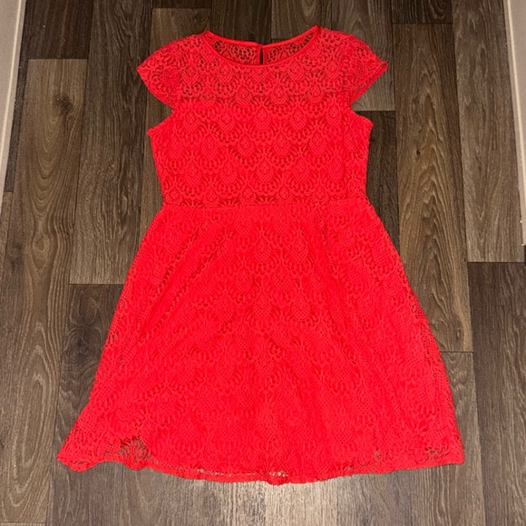 Jessica Howard Dresses & Skirts - Jessica Howard Red Midi Dress 12P